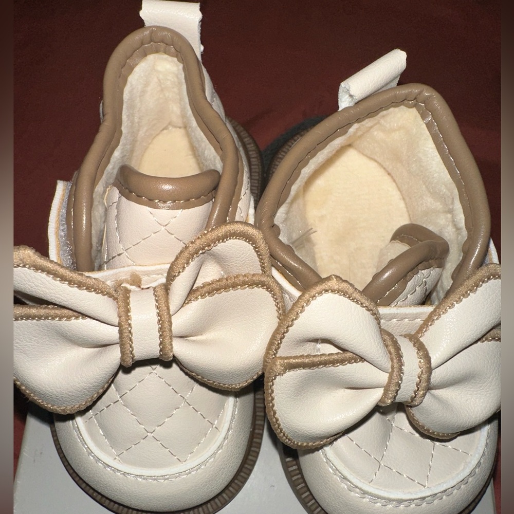 Hard bottom Baby boots with bow